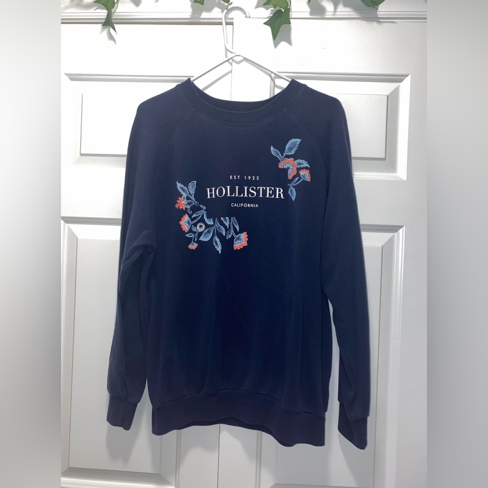 Hollister Crewneck